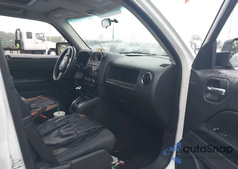 2012 Jeep Patriot Latitude z USA, uszkodzony, nr VIN 1C4NJRFB9CD686228